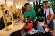 <b>In Recession, Luxury Hotels Offer Deals</b>“></td>
<td>
<p>(<a href=