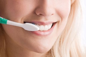 Harmful Toothpaste Ingredients and Your Teeth